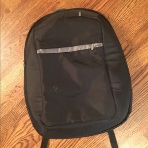 Belkin slim padded laptop backpack